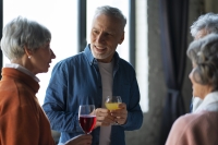 Consumo nocivo de álcool entre pessoas com 55 anos ou mais no Brasil: o que mostram os dados?